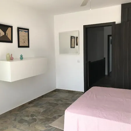Casa Hondartza, Situada En Urbanización En Primera Línea * Playa Blanca (Lanzarote)